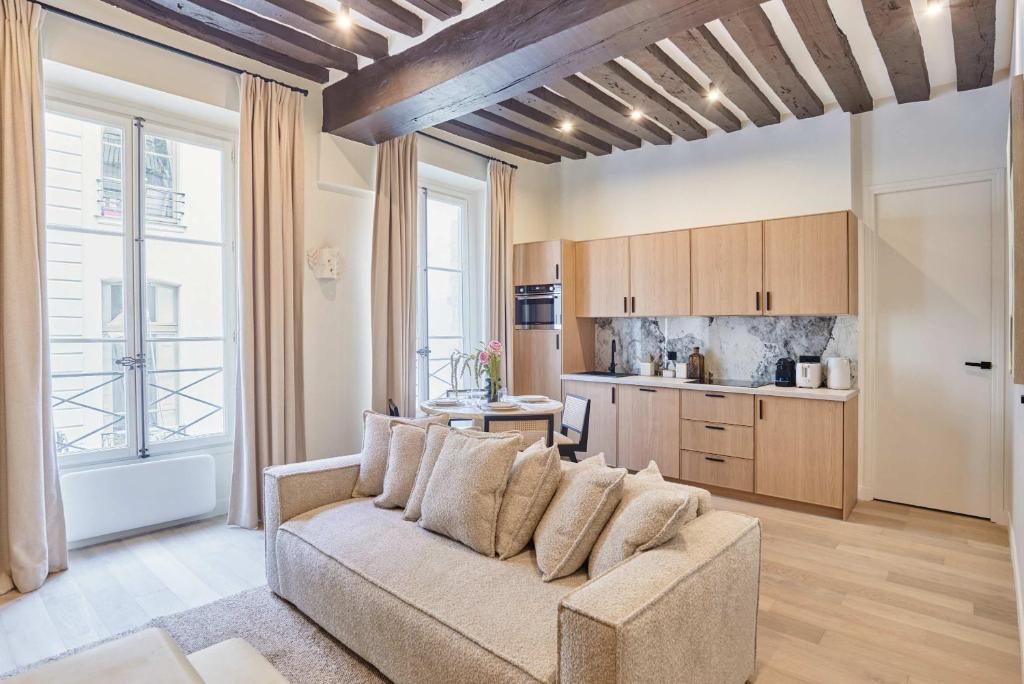 Charming Apartment in the Center of Paris - 1