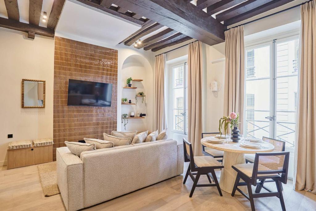 Charming Apartment in the Center of Paris - 2