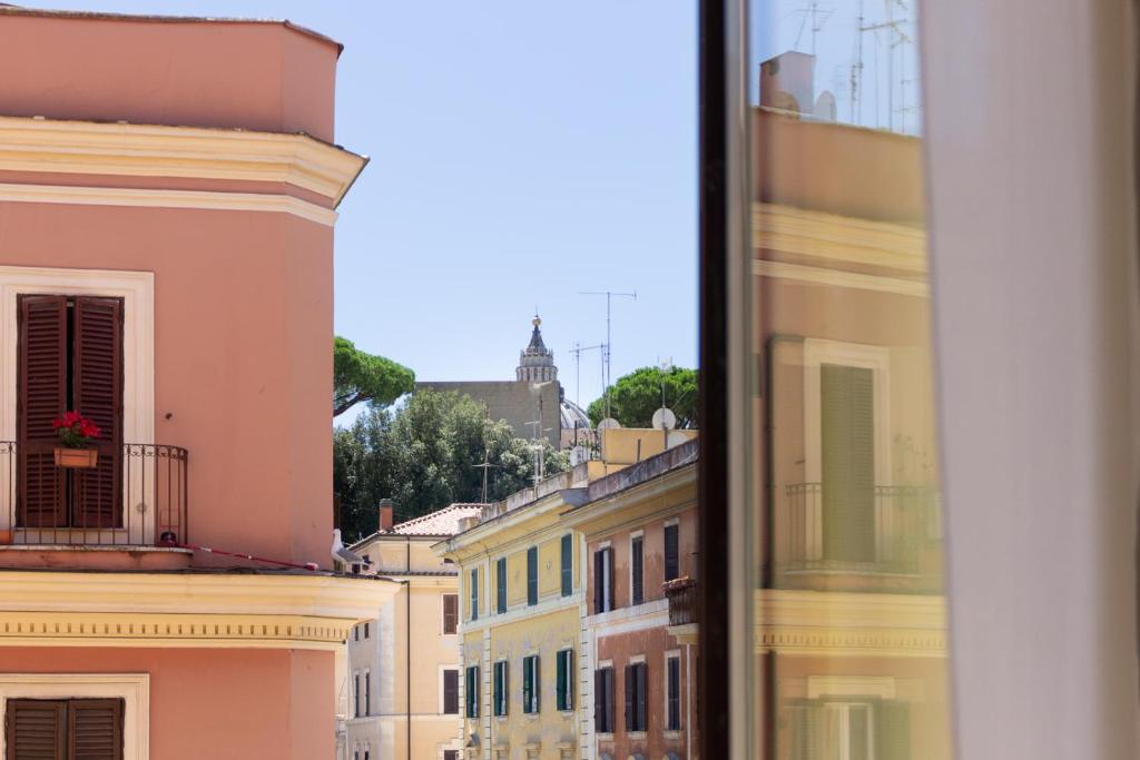 Noh 2BR Boutique Apartment Near Vatican Museums and Metro - 5