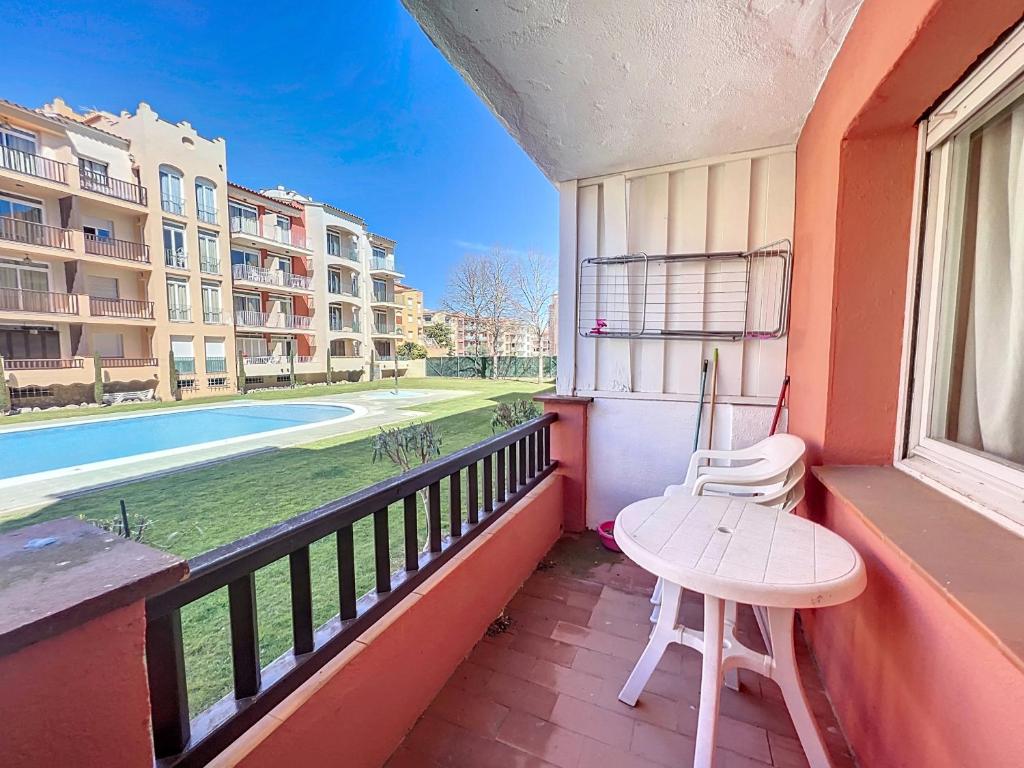 GR RESERVA - Bx Piso vista a la piscina, Empuriabrava