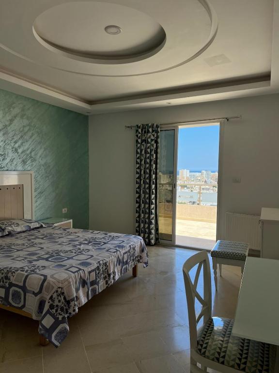 Spacious apartment with sea view, Sousse
