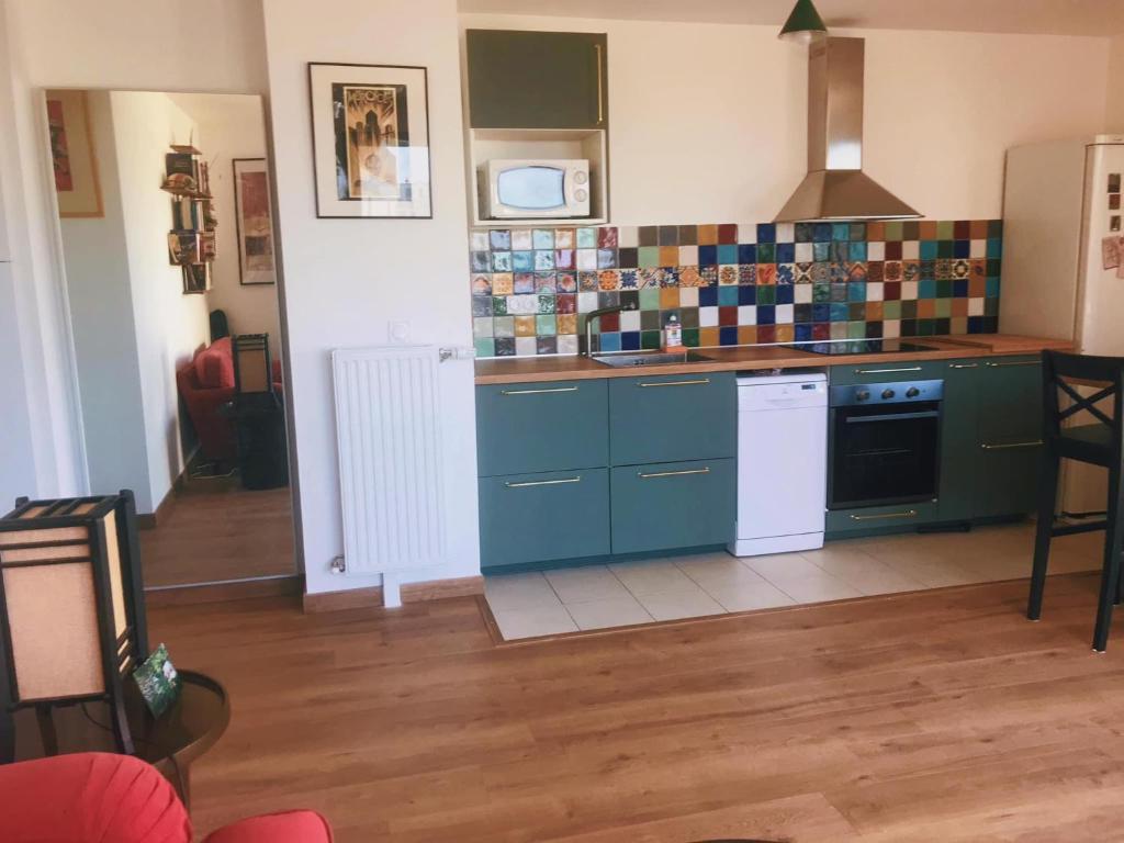 Private bedroom in a charming apartment on the banks of the Canal de l Ourcq - 5
