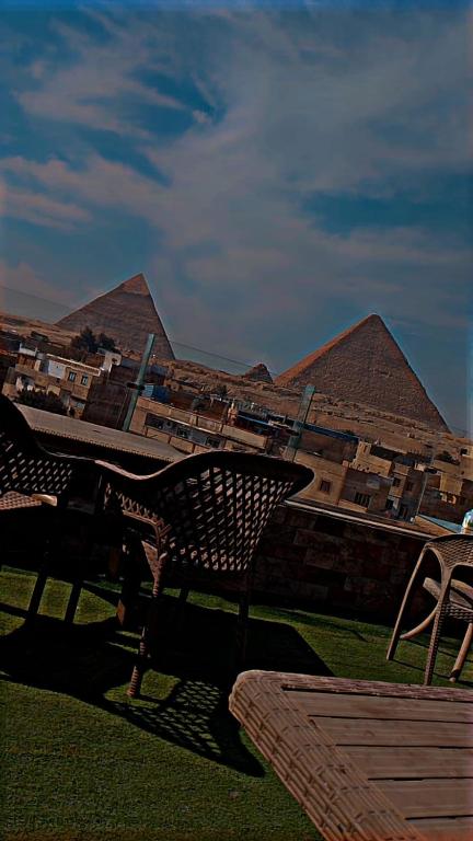 Youssef Pyramids INN, Káhira