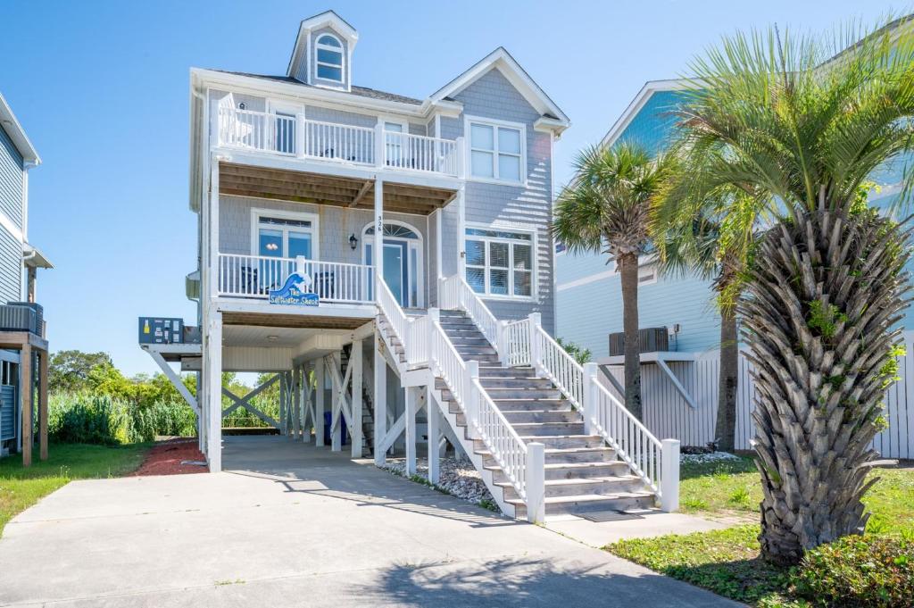 NEW Ocean View - Second Row - Private Home in Oak Island, Oak Island