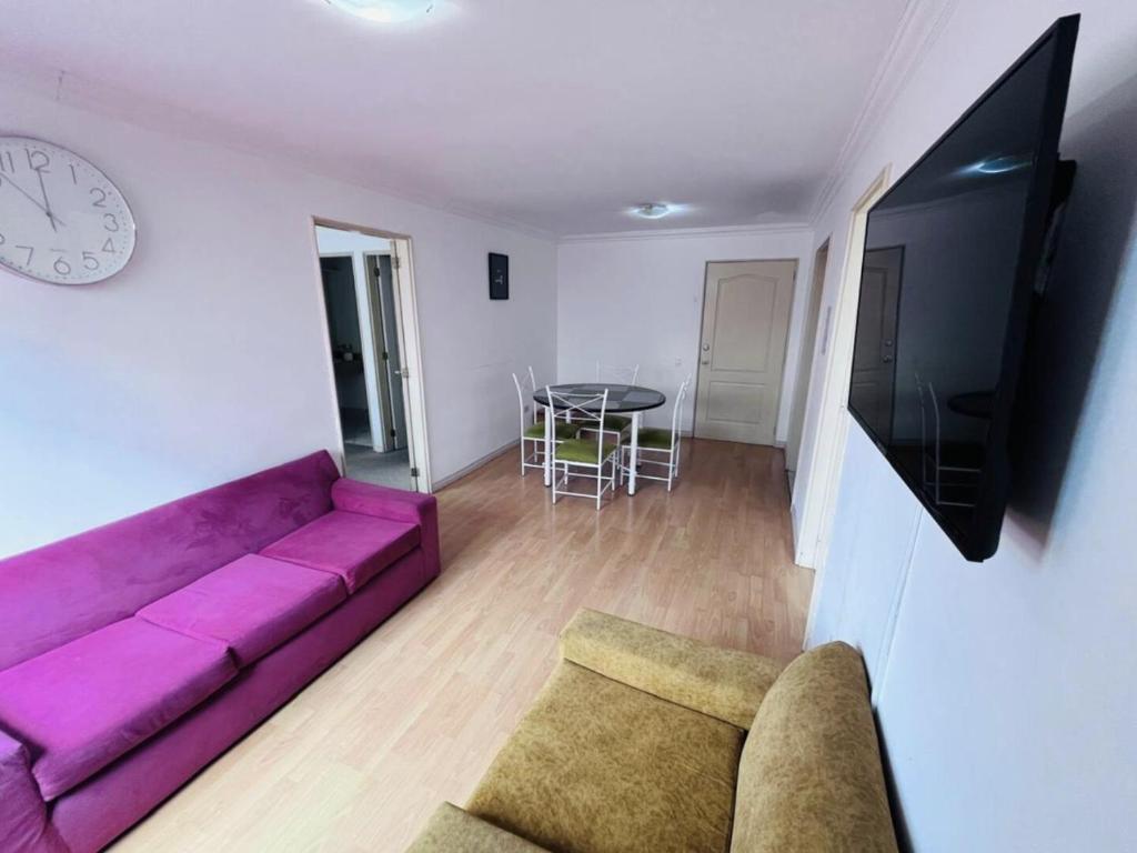 Penthouse with 2 bedrooms, 2 full bathrooms, 2 smart tv, gym, communal laundry - 1