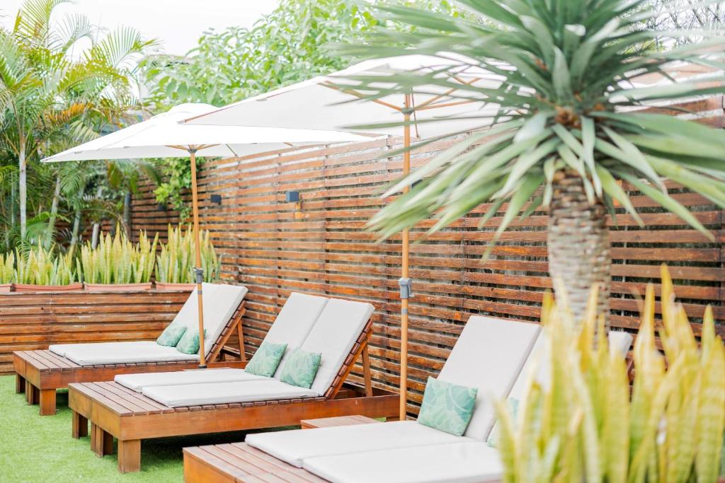 สระว่ายน้ำ