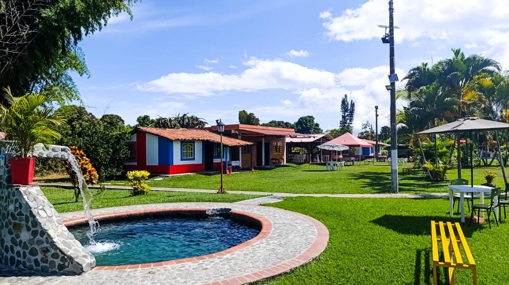 Villa Milena, Santa Elena