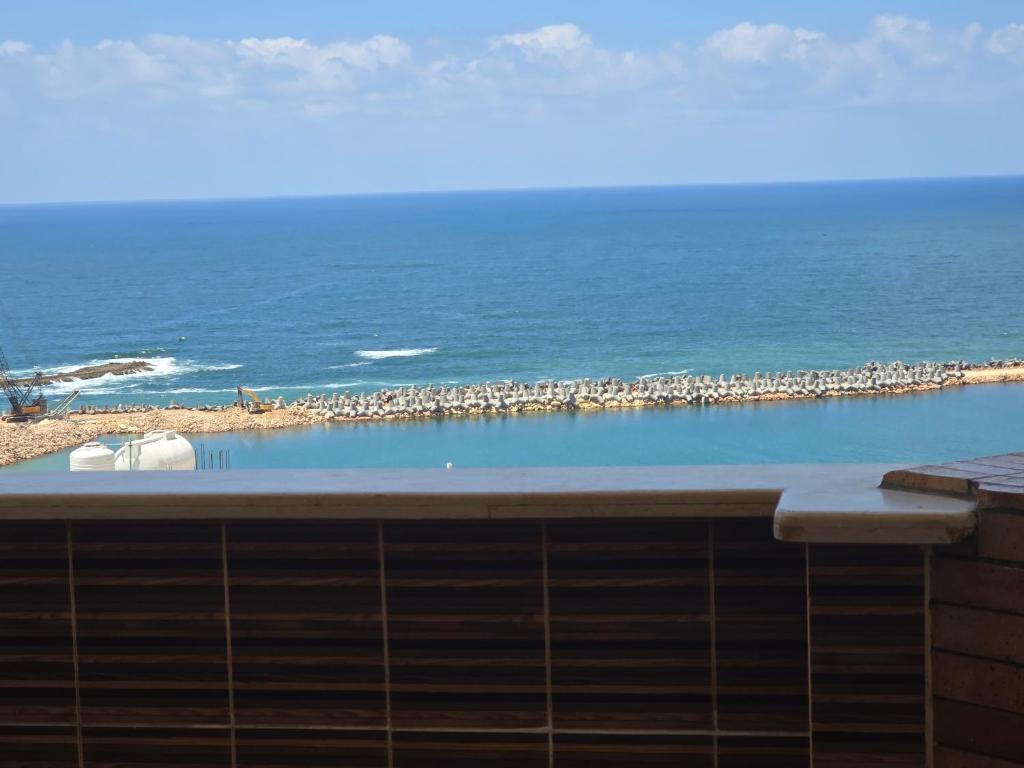 Apartment with panoramic sea view sidi bshr Families only, Alexandrie