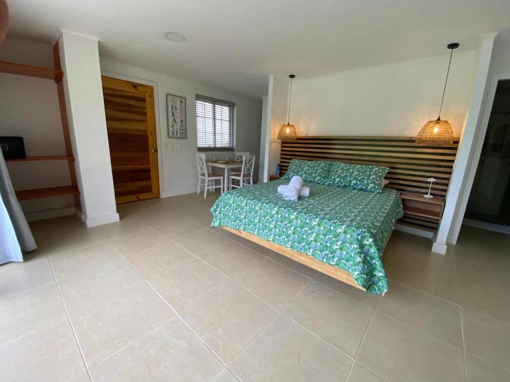 Savannah Inn Studio 101 - 2