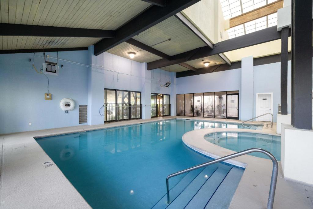 White Caps 401, Orange Beach