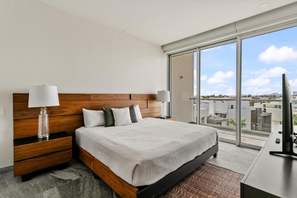 Classic 2BR Condo pool near beach - 3