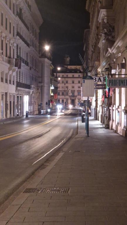 Luxury Apartment delle Fratte - 4