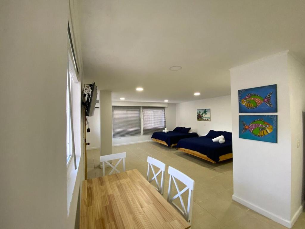 Savannah Inn 204 Studio AC,Wifi,TV, - 4