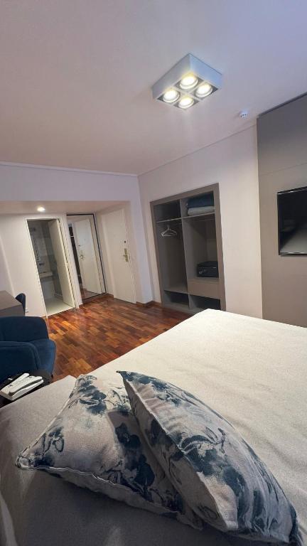 Tritone Hotel - 2