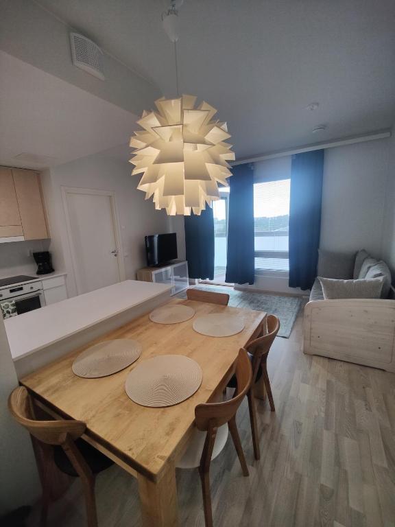 Sweet Home, keyless, railway station, 58m2, sauna, balcony, 7th floor, Oulu