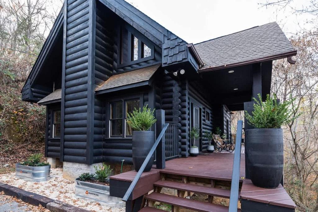 Boho Blacksmith - Chic cabin close to it all, Sevierville