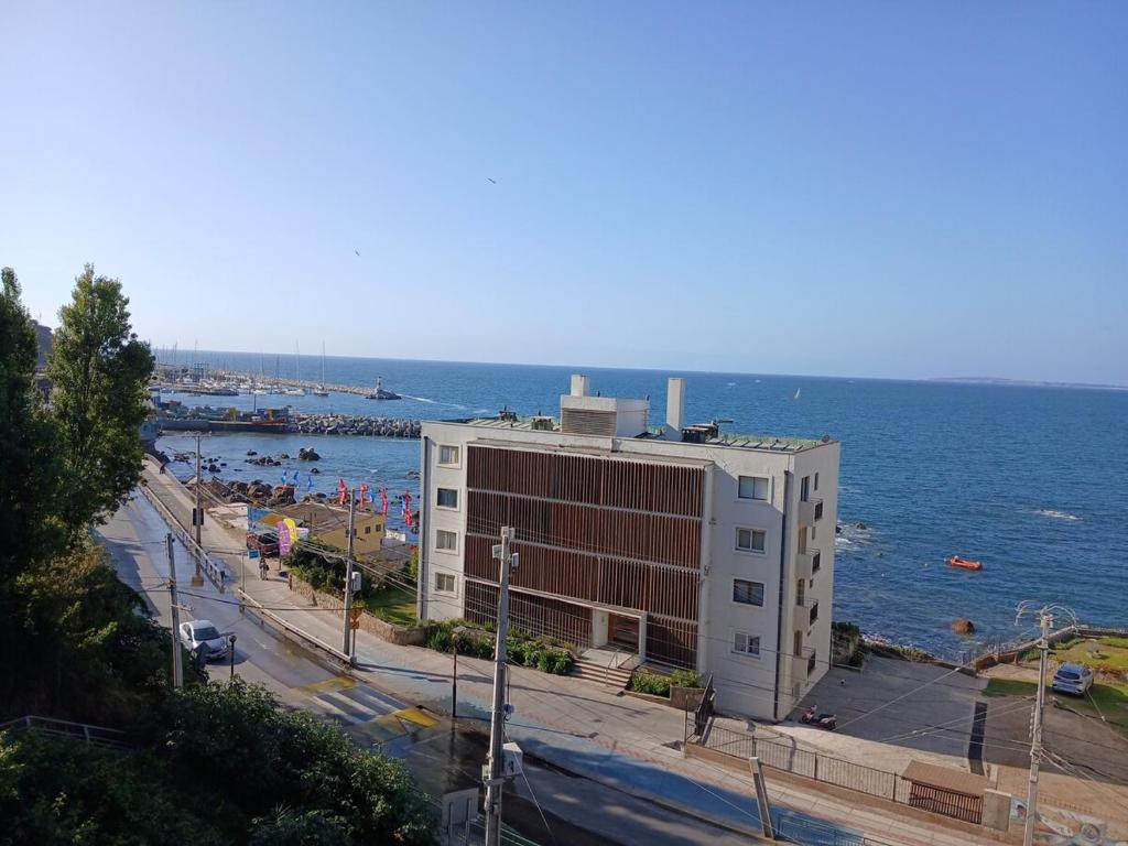 Departamento nuevo, amoblado, gran vista al mar, a pasos de la playa - 2