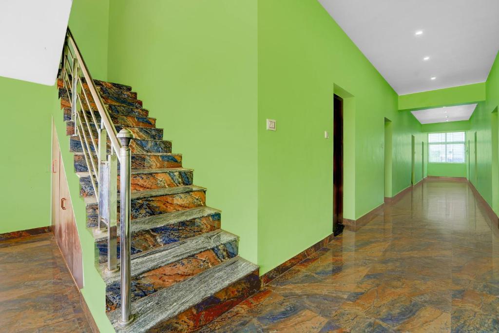 フロント・ロビー