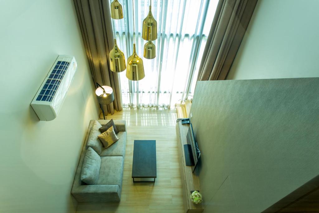 Shared lounge/TV area