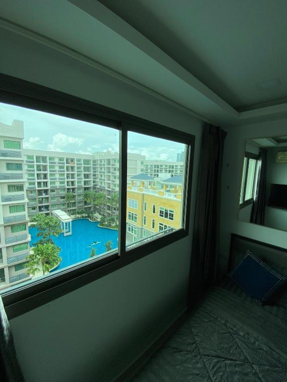 Famous Apartment With Nice Pool, Pattaya South