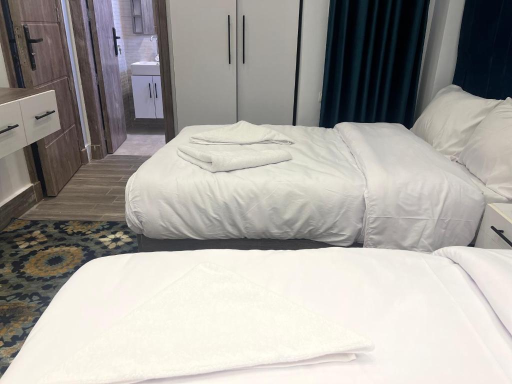 Tito pyramids view, New cairo