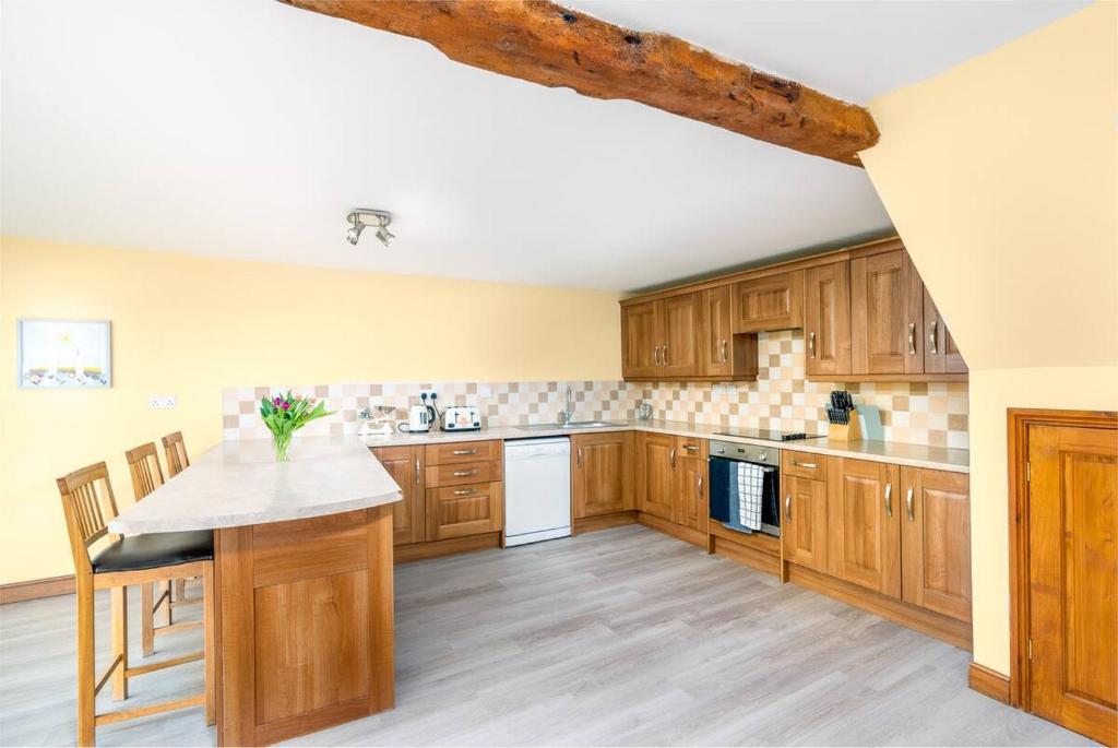 Millstone Cottage - Stunning Barn Conversion!, Whitby