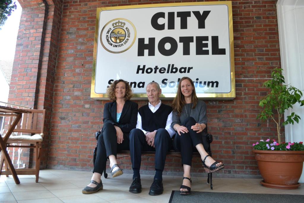 City Hotel photo