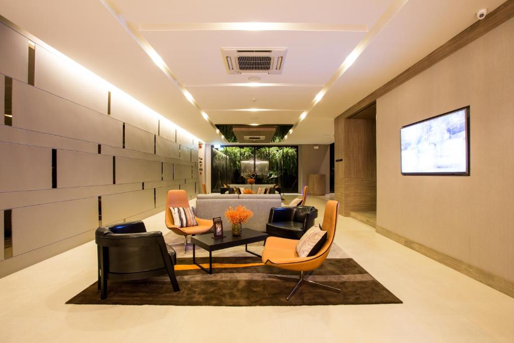 Shared lounge/TV area