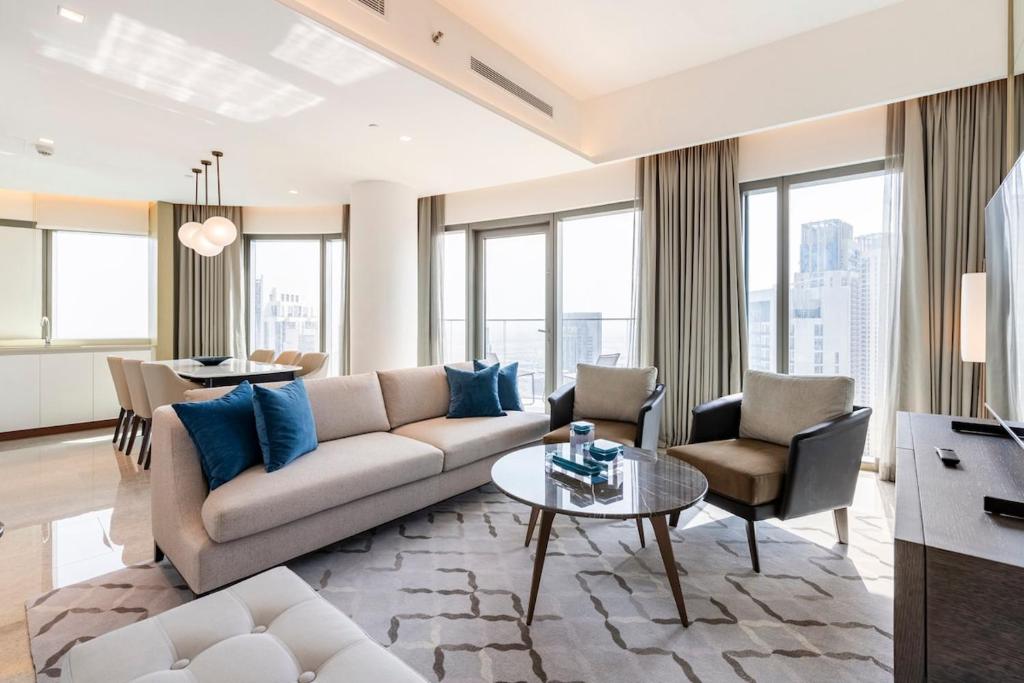 Iconic 3BHK I Stunning Creek Views I High Floor, Dubai