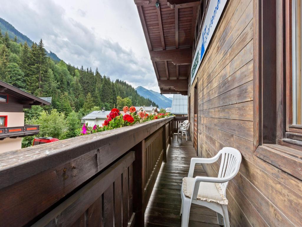 Apartment in Saalbach near Ski Lifts
