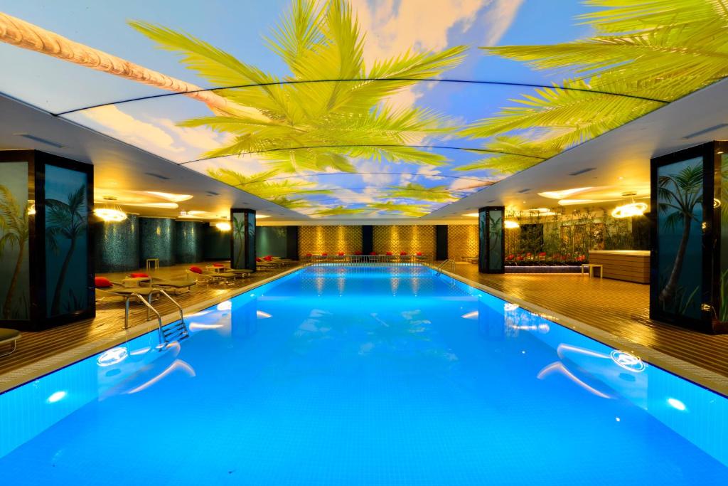 Azura Deluxe Resort & Spa - Ultra All Inclusive — Swimming pool in Avsallar