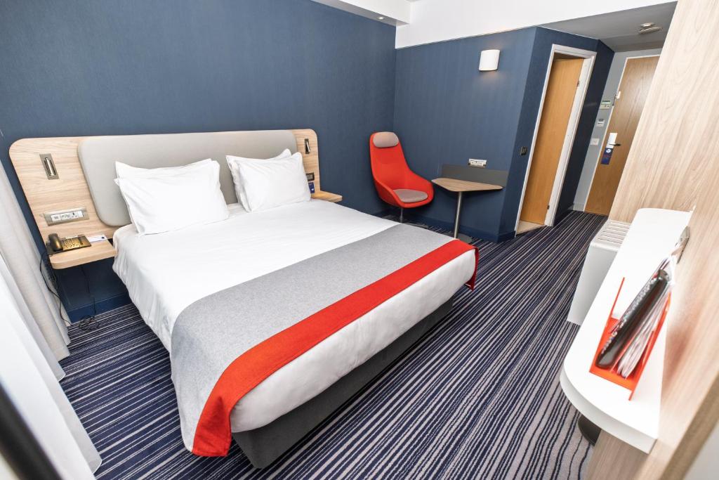 Holiday Inn Express Geneva Airport by IHG - 4