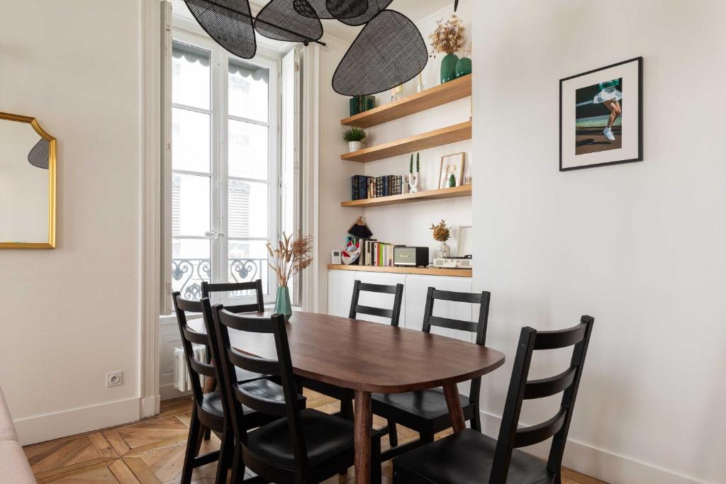 Luminous Apartment 2BR 4P - Bellecour Place Ampère - 3