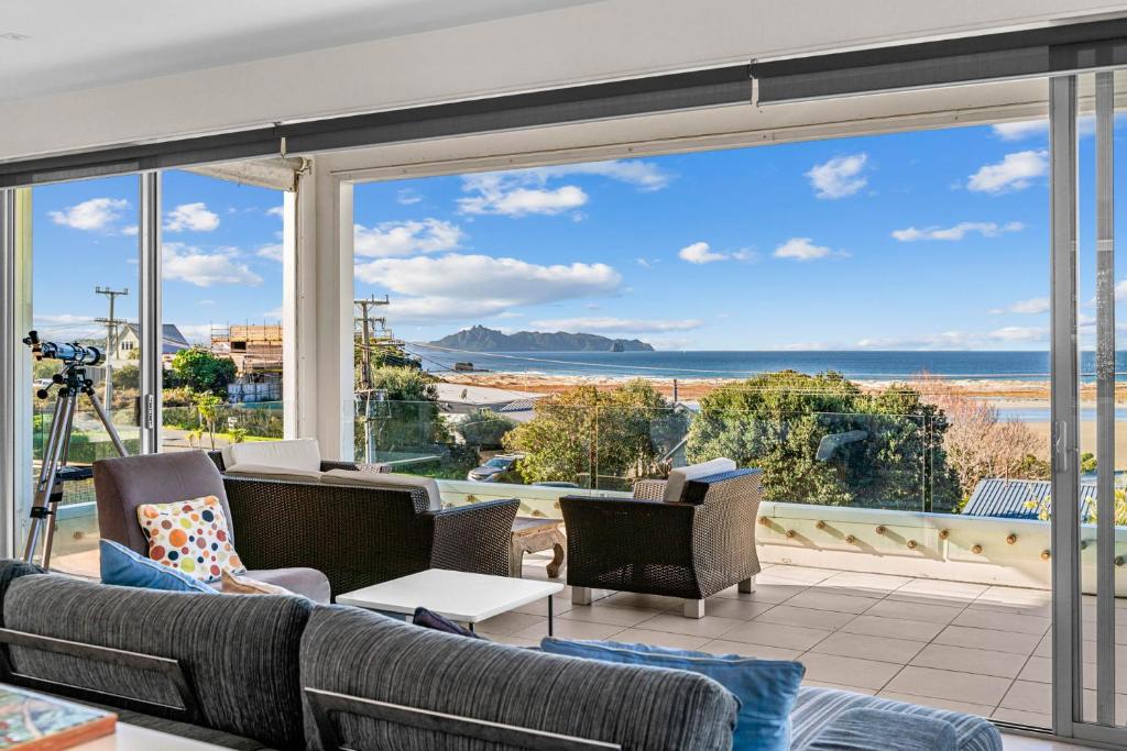 Seaview - Mangawhai Heads Holiday Home, Mangawhai
