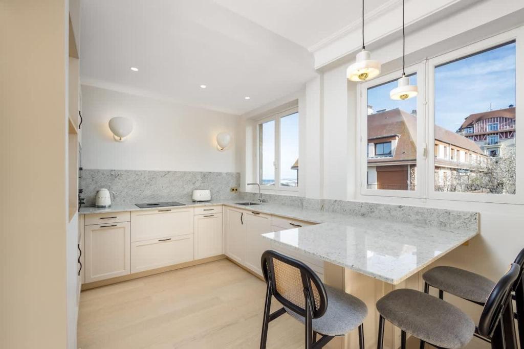 Luxury sea view 3BR-2BA with services in Deauville - 5
