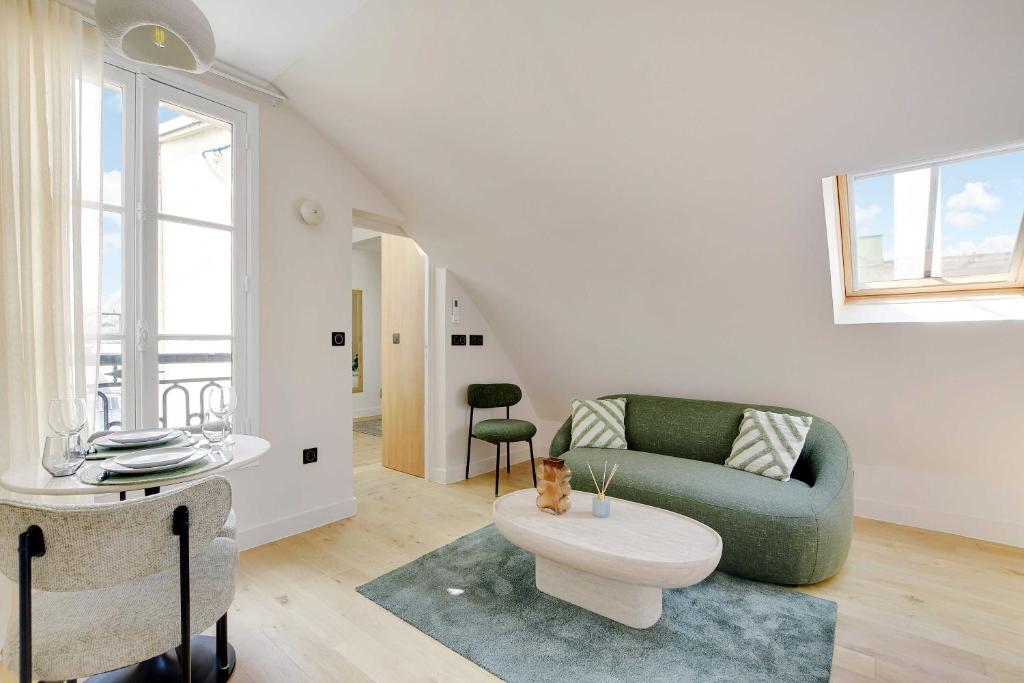 Apt a c 1BR 2P - Saint-Lazare Les Champs Elysée - 2