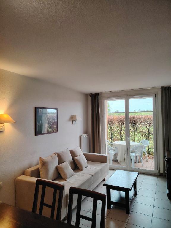 Apartment in Beaune, Levernois