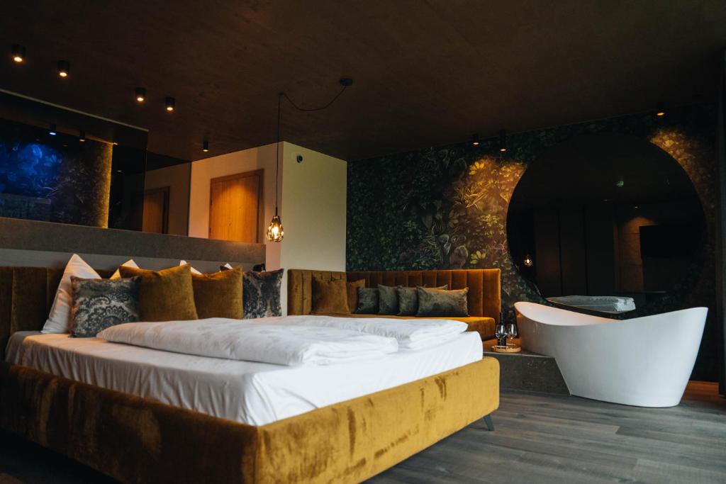 Hotel Wochtla Buam Aktivhotel am Kronplatz mit Sauna - 4