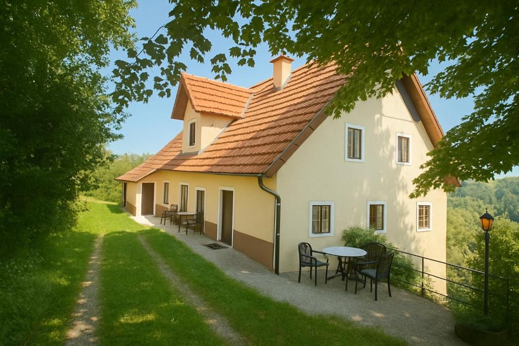 Hiša p'r Kobalu, Idrija