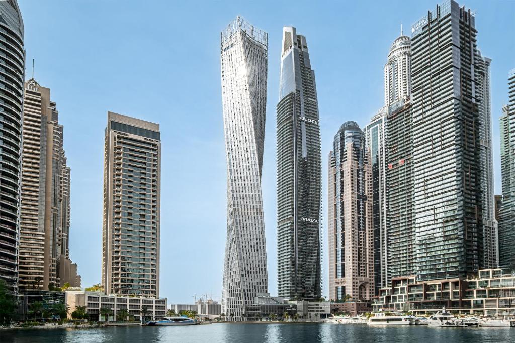 Stayis -Studio in Twisted Tower Dubai Marina, Dubaï