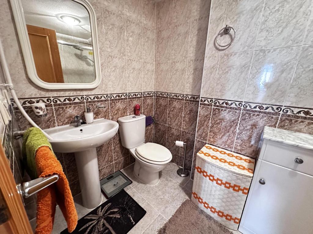 Los Leandros Seaside Apartment - 4