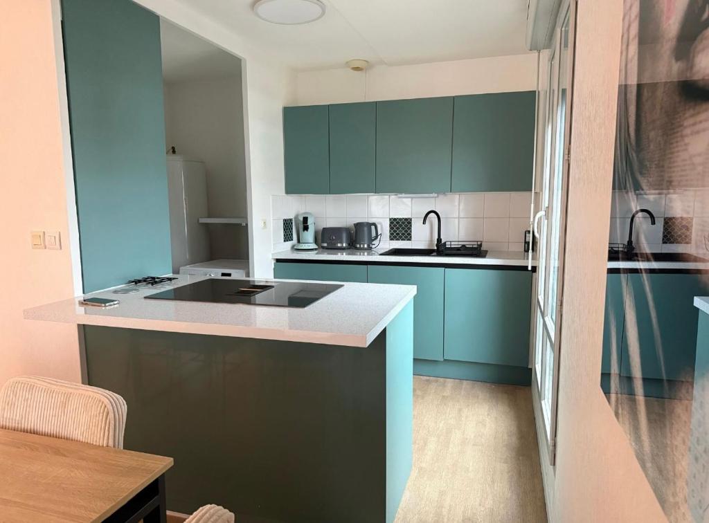 Calme & spacieux - 6 pers, parking privé, métro 5min direct centre-ville, checkIn autonome, wifi- idéal sejour pro, touristique, entre amis ou famille - 5