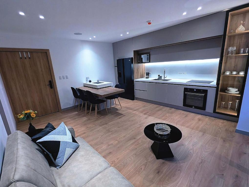 Top quality, great location! - 4