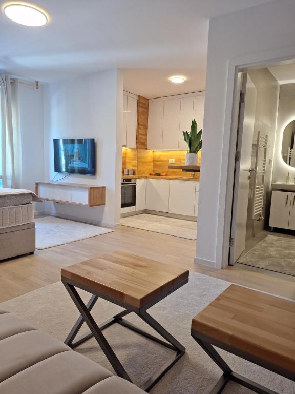 Sunset Dream Apartment -- 2 minutes from the Airport - 1
