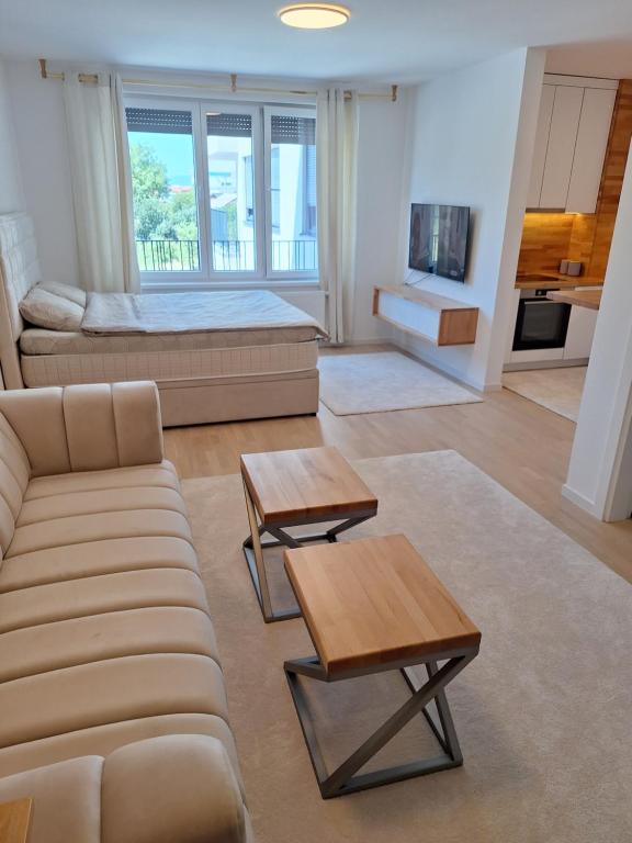 Sunset Dream Apartment -- 2 minutes from the Airport - 3