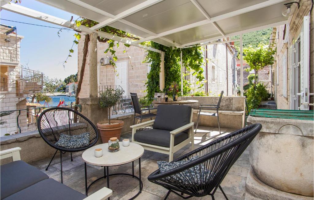 Nice Home In Trstenik With Wifi, Trstenik