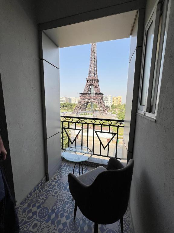 Eiffel View 1BHK Cozy Apartment, Lahore