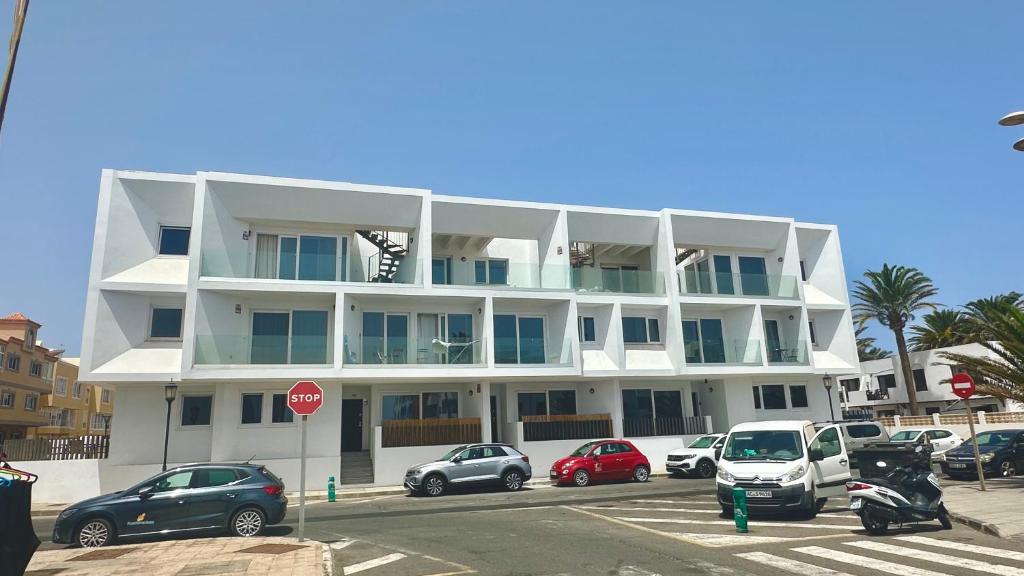 Stunning sea view apartment with big balcony in the center - 4