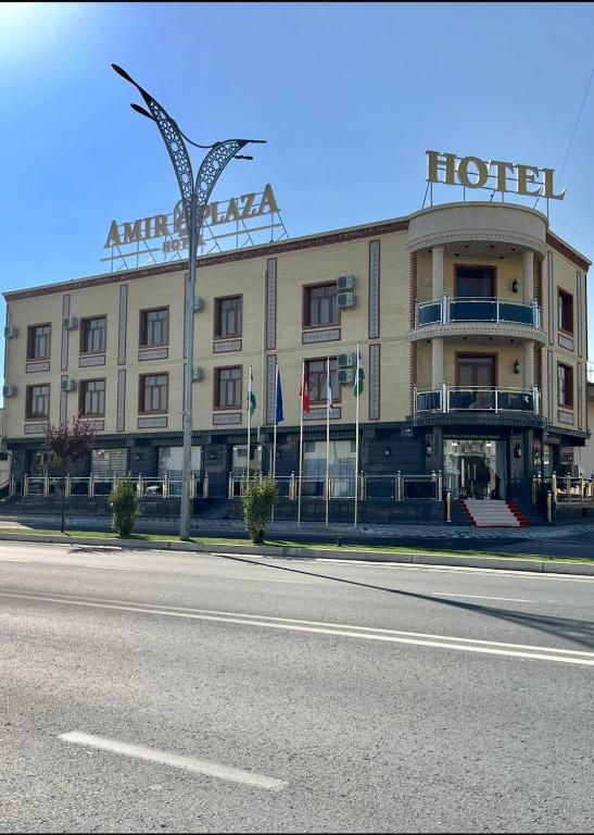 AMIR PLAZA hotel, Akmechetʼ