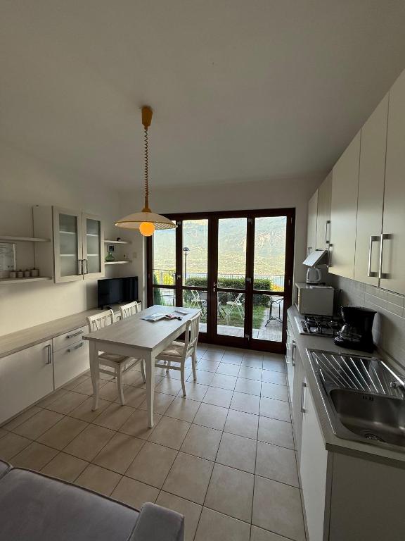 La Quiete 30 Lake view apartment by Gardadomusmea - 4